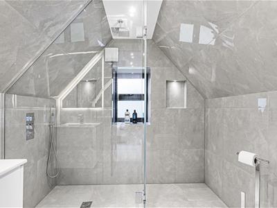 Bedroom 4 - En suite
